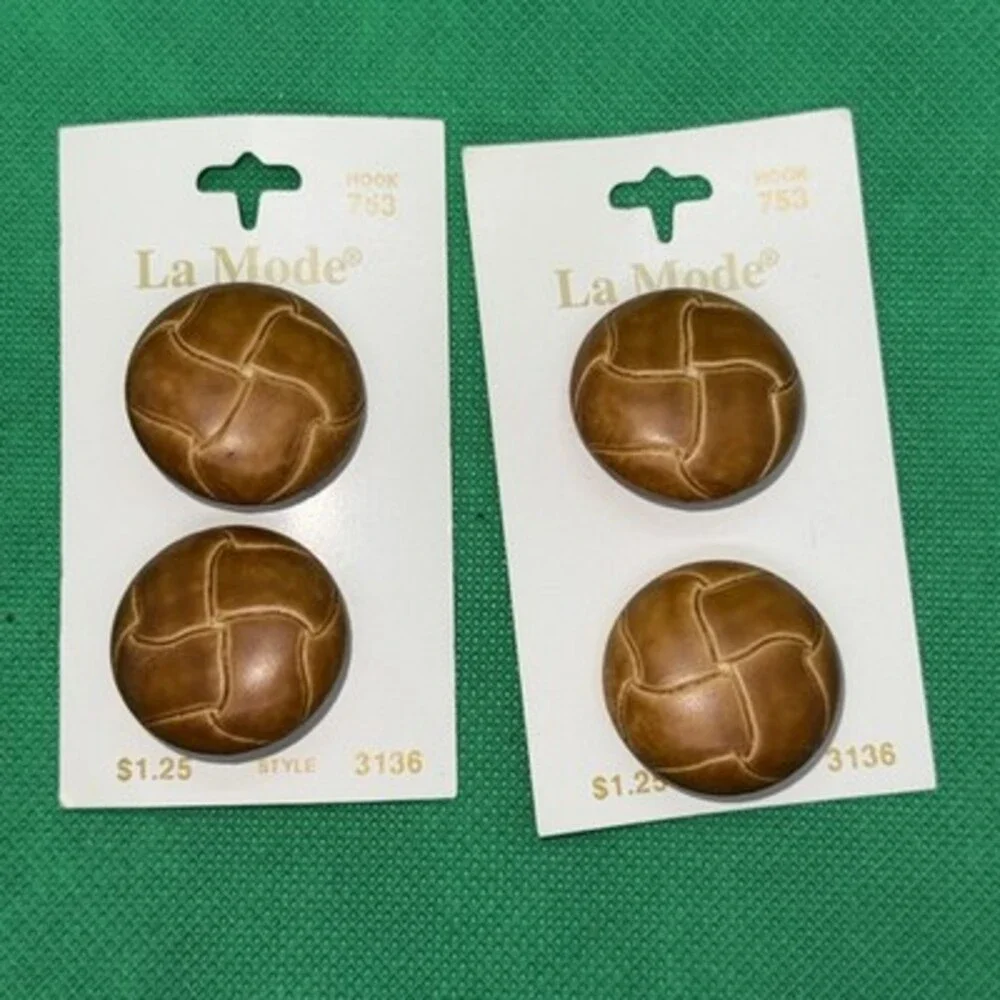 LA MODE Large Brown Faux Leather 4 Round Buttons 1-1/8